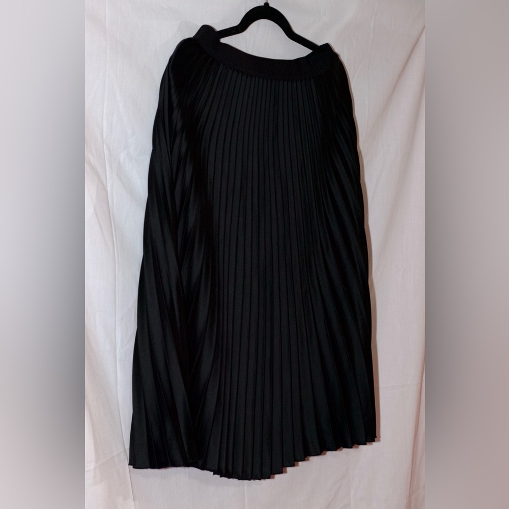 H&M Elegant Black A-Line Skirt